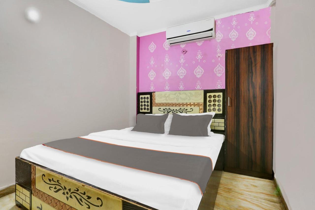 Collection O 83691 Raj 3* New Delhi